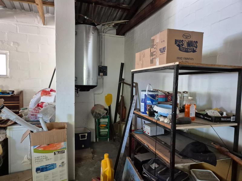 6 Bedroom Property for Sale in Gansbaai Central Western Cape